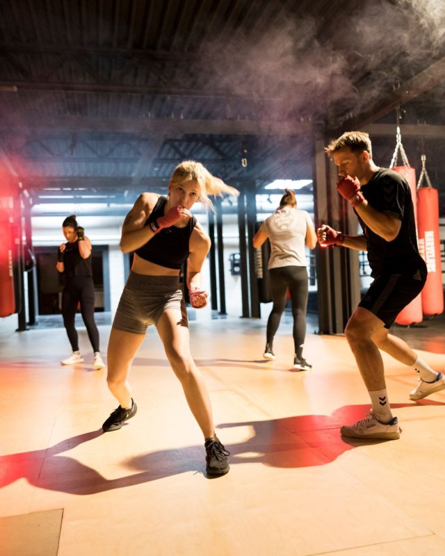 👊🏻 Good things come to those who sweat, keep training ! 👊🏻

Ne laissez pas la météo belge vous démotiver ! 💦 Et si vous planifiiez votre semaine d’entrainement dès aujourd’hui ? 

Marvelous Boxing vous aide à rester en mouvement ! Motivez votre esprit et le corps suivra. 🚀

Vos clubs et vos coachs restent ouverts et à votre disposition tout l’été !

☀️ Les Summers deals sont encore applicables jusqu’à la fin du mois d'août. Profitez-en ! 

#brussels #marvelousboxing #boxingclub #lacambre #brusselssport #motivation #healthylifestyle
